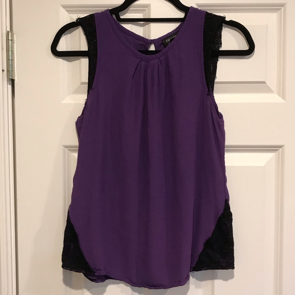 Blouse with lace detail